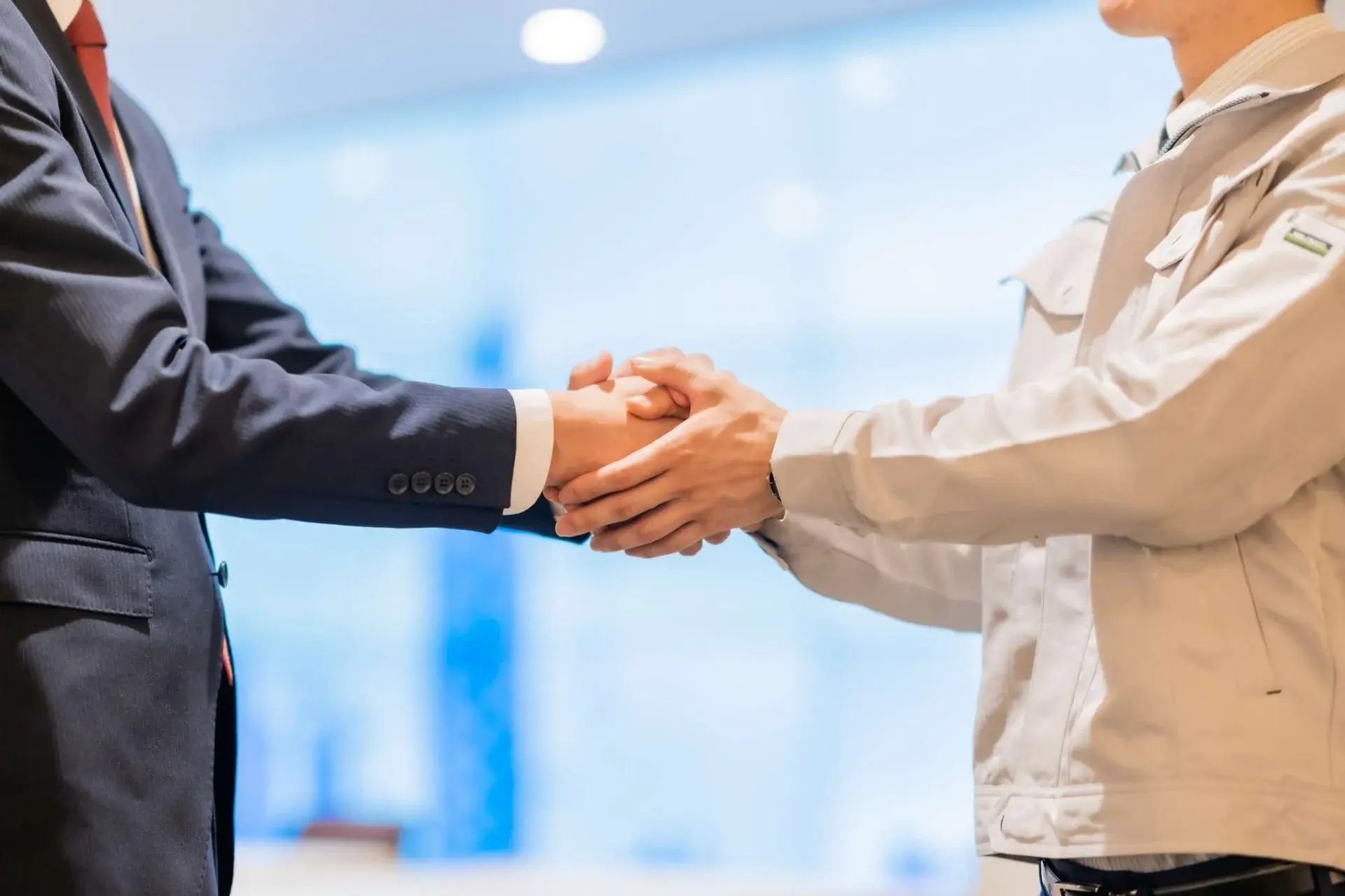 握手　契約
